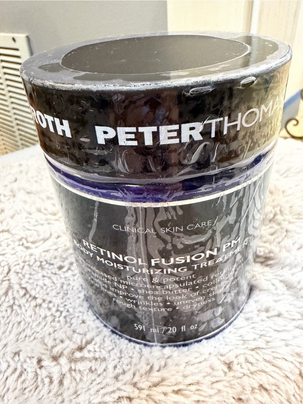 Peter Thomas Roth Retinol Fusion PM Body Treatment - Black & Blue Jar